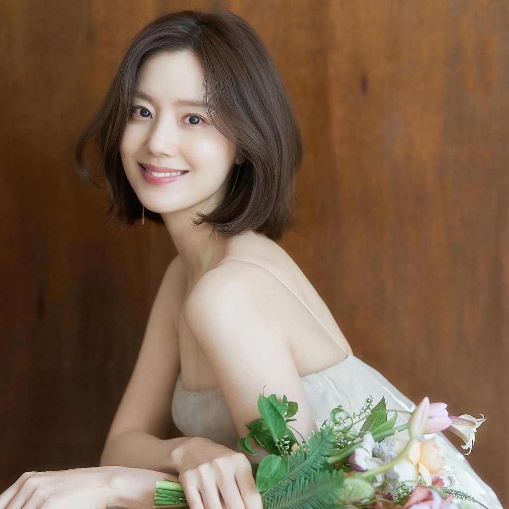 custom 1 moon chaewon wedding main