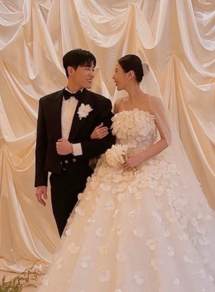신지 문원 신혼집 공개, 김포 3층 대저택 규모와 화장실 4개의 클래스 7 신지 문원 13