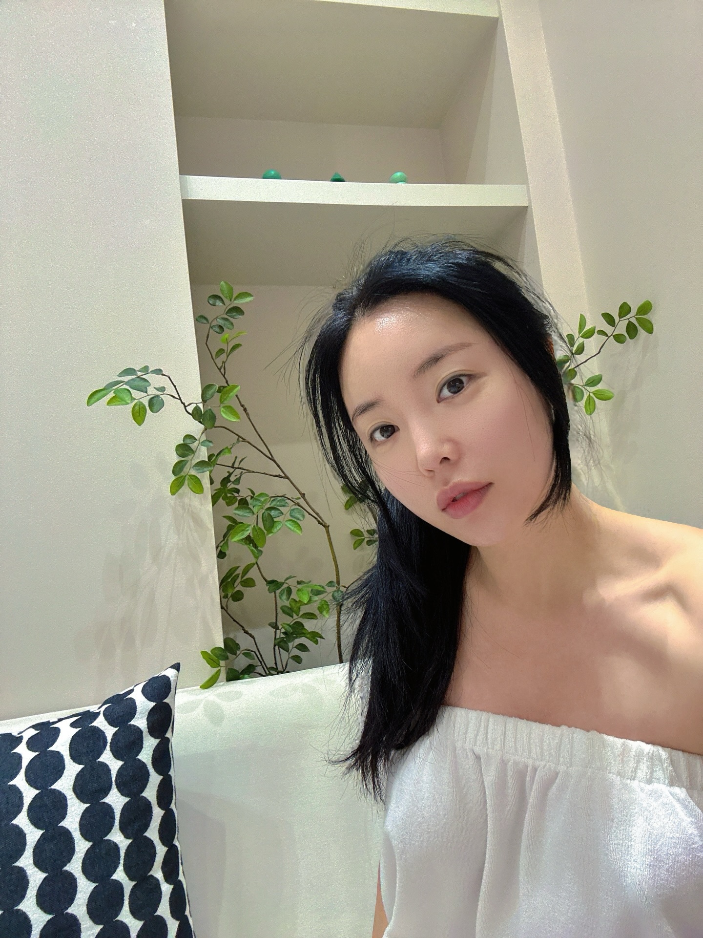 홍진영 결혼관과 솔직한 이상형, 피부과 시술 고백한 나이 무색 근황 13 피부과 레이저 시술 고백과 친근한 민낯 일상